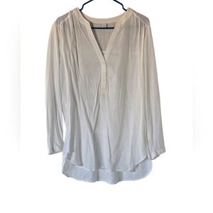 Old navy long shirt, women's  buttoned down large size very good condition